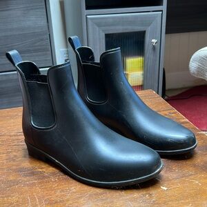 A new day rainboots